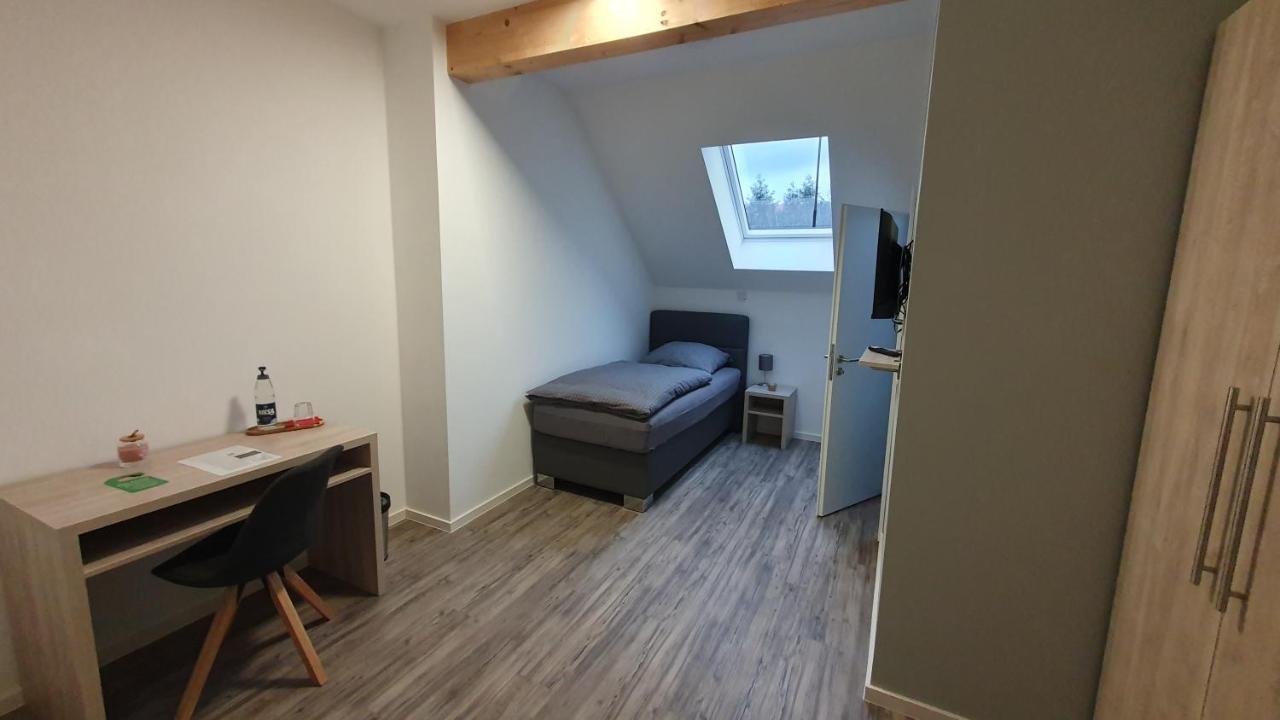 Messe- Und Monteurzimmer In Muellingen Sehnde Exterior foto